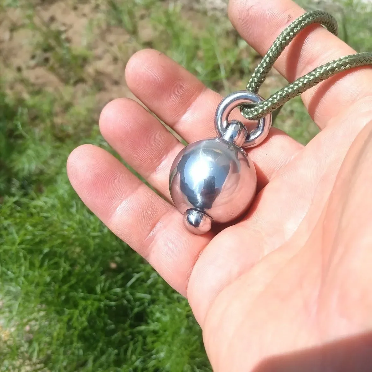 Self Defense Gadgets Personal Security Protection Supplies For Women Men Stainless Steel 360° Rotation Ball