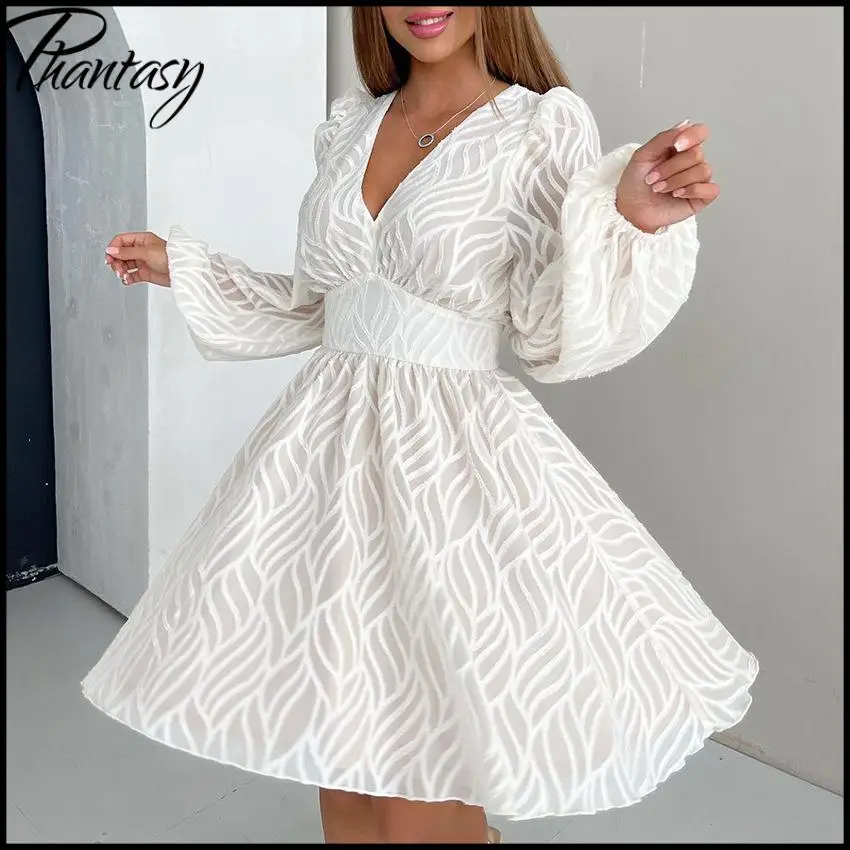 

Elegant White Lace-Up Jacquard Long-Sleeve Knee-Length Dress Bell Sleeves V-Neck Solid Color Dress Fashionable Spring Streetwear