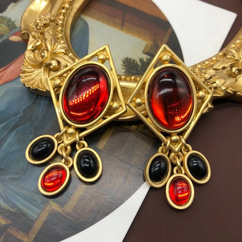 European and American vintage Chinese red oval pendant gold-plated versatile earrings