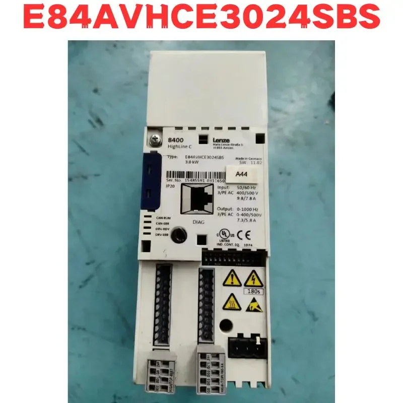 Подержанный инвертор E84AVHCE3024SBS протестирован в порядке