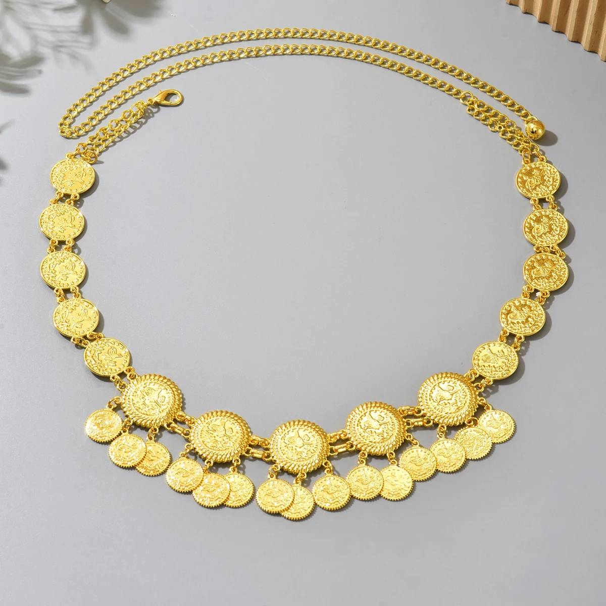 

Пояс для свадебного платья с узором в виде золотых монет, ручной работы, в винтажном этническом стиле, популярный аксессуар для длинных платьев и свадебных нарядов в ближневосточном стиле.