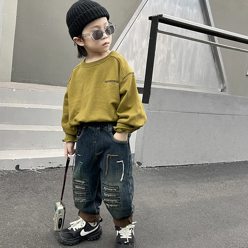 جينز للأولاد مبطن بالصوف 2025 جديد لخريف وشتاء الأولاد الكل في واحد سروال طويل للأطفال من الصوف للأطفال الأكبر سنا غير رسمي