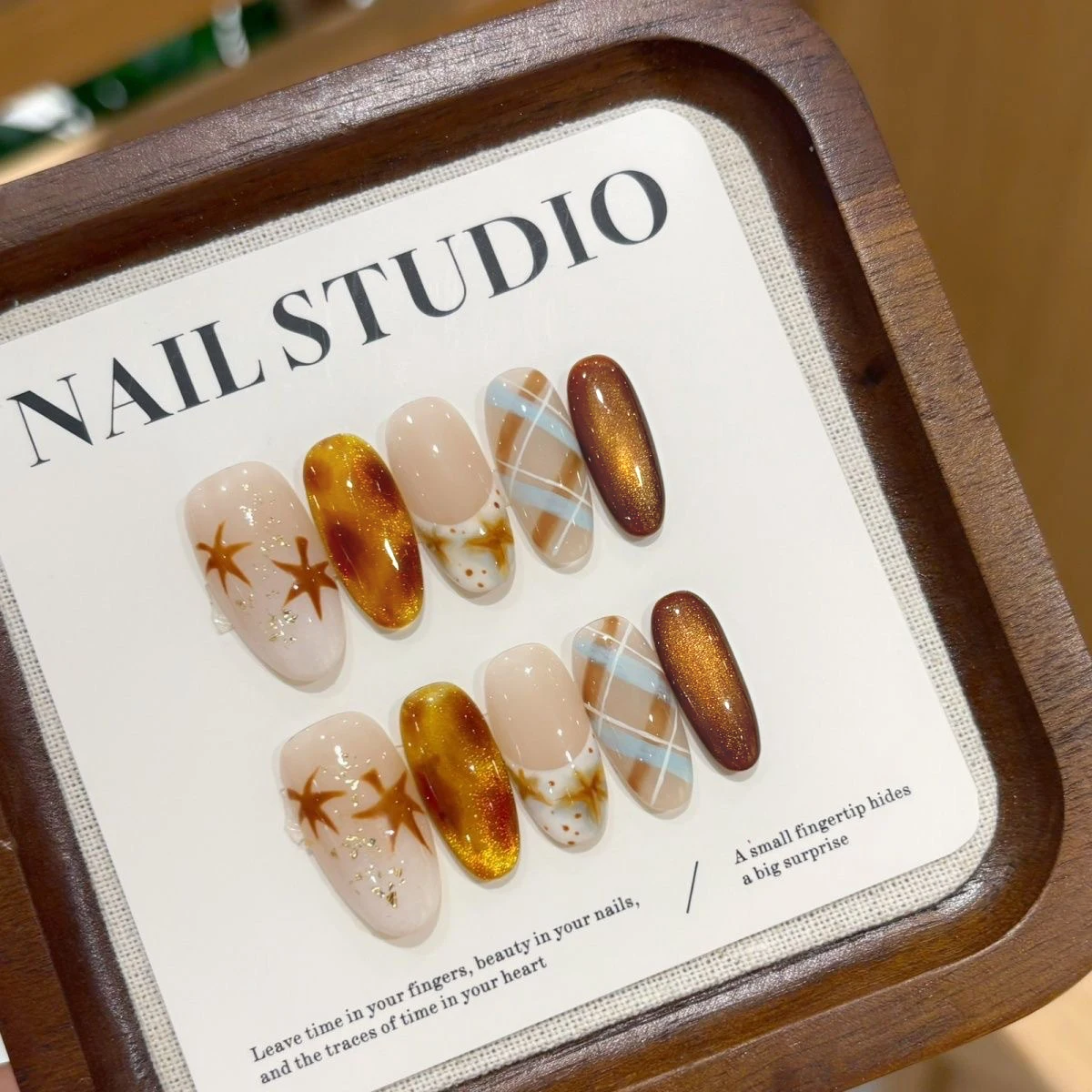 10 Uds. De uñas postizas hechas a mano con rejilla de ojo de gato marrón, puntas de uñas postizas con purpurina, diamante, mariposa, uñas postizas ovaladas cortas usables