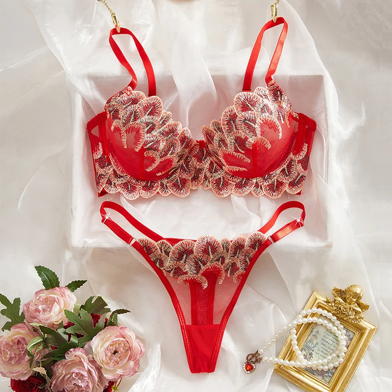 

Romantic Lingeries Sexy Hot Red Mesh Underwear See Through Lingerie Delicate Embroidery Bra and Panties Set 3-Point Lingerie Set