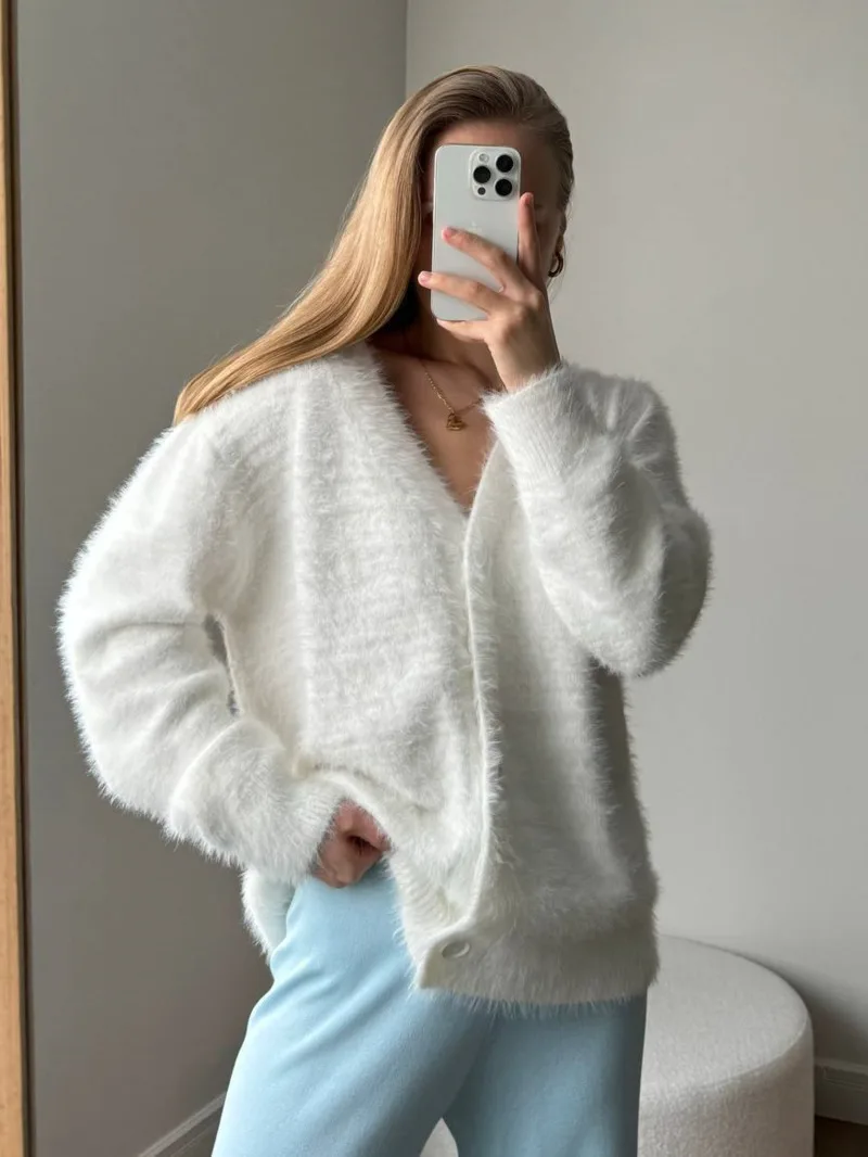 Modny, przytulny, puszysty kardigan damski na jesień 2025, stylowy, żółty, kolorowy, miękki, ciepły, puszysty sweter, idealny na co dzień i do noszenia na co dzień.