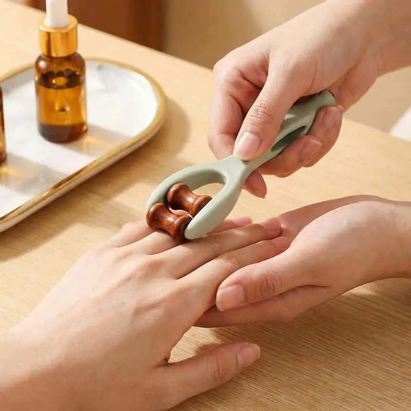 Solid Wood Finger Massage Roller 360° Rollers Clip Design Hand Meridian Acupressure Stick For Pain Relief