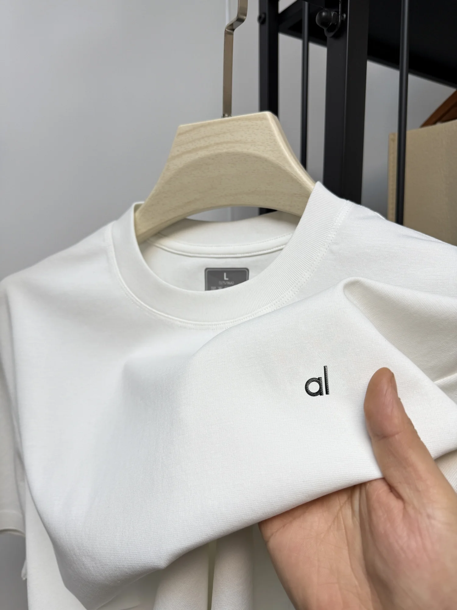 New high-end brand men's round neck seamless short sleeved top summer fashion letter badge original Korean style loose T-shirt image 4
