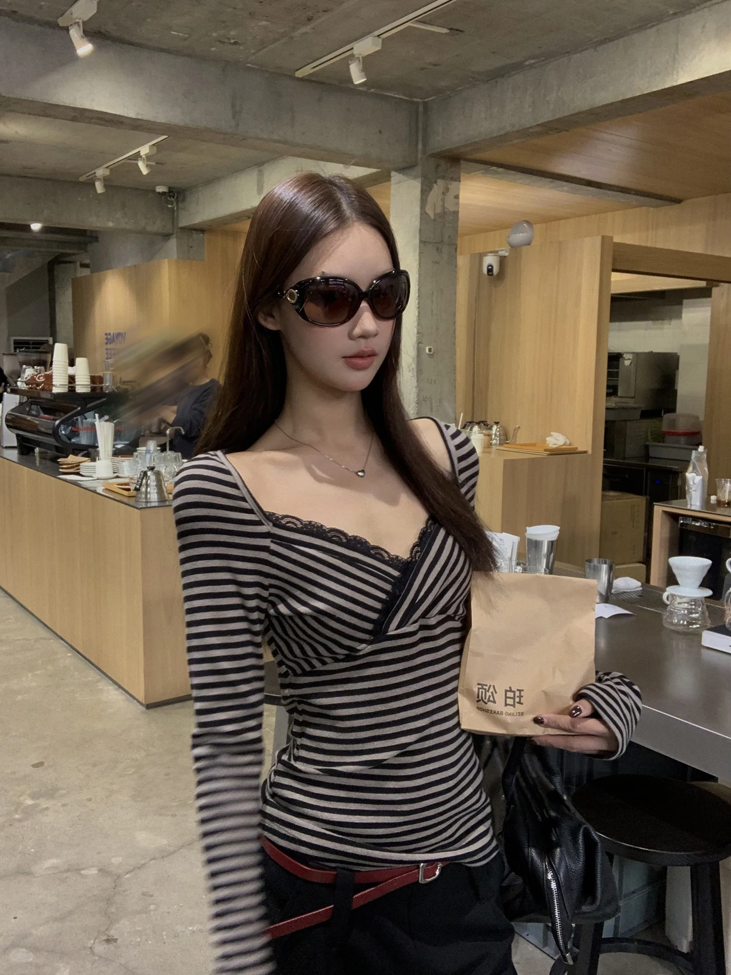 

Red Celebri Club Women's Long Sve T-irt Inner Wear Waist-Cinched Striped Top Sli Commute Faion Straight Cut