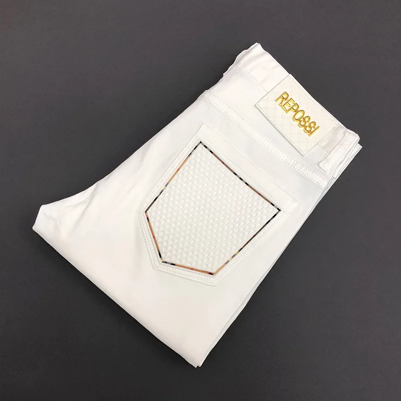 Jeans di lusso leggeri con design stampato alla moda da uomo, abbigliamento da uomo di fascia alta, pantaloni casual elasticizzati slim fit a gamba piccola