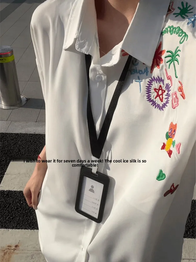

Creative Embroidered Ice Silk Men's ort Sve irt Summer Lightweight Breathable Loose Fit Faionable Casual irt