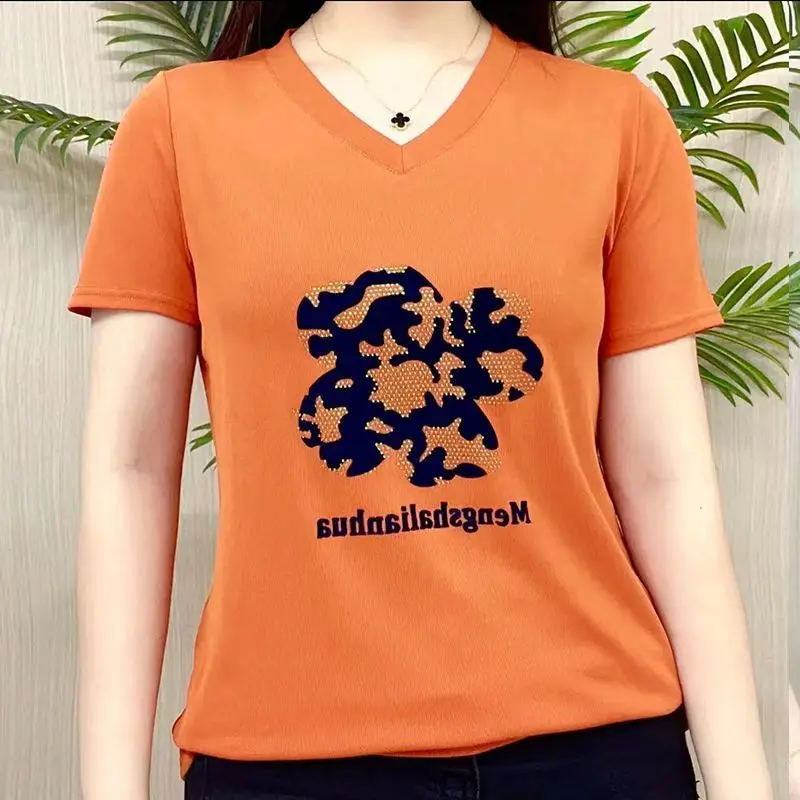 Camiseta solta de manga curta feminina, pendulares, pendulares, versátil, decote em v, carta de diamantes estampada, casual, verão