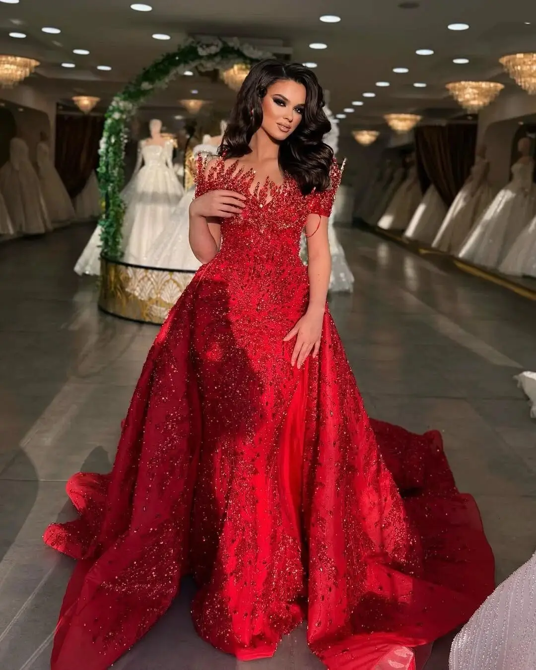 فساتين مناسبات الزفاف باللون الأحمر اللامع بدون أكتاف فساتين لحضور الحفلات الموسيقية الطويلة مع تنورة مطرزة حسب الطلب 2025 فيستدو دي نوفيا