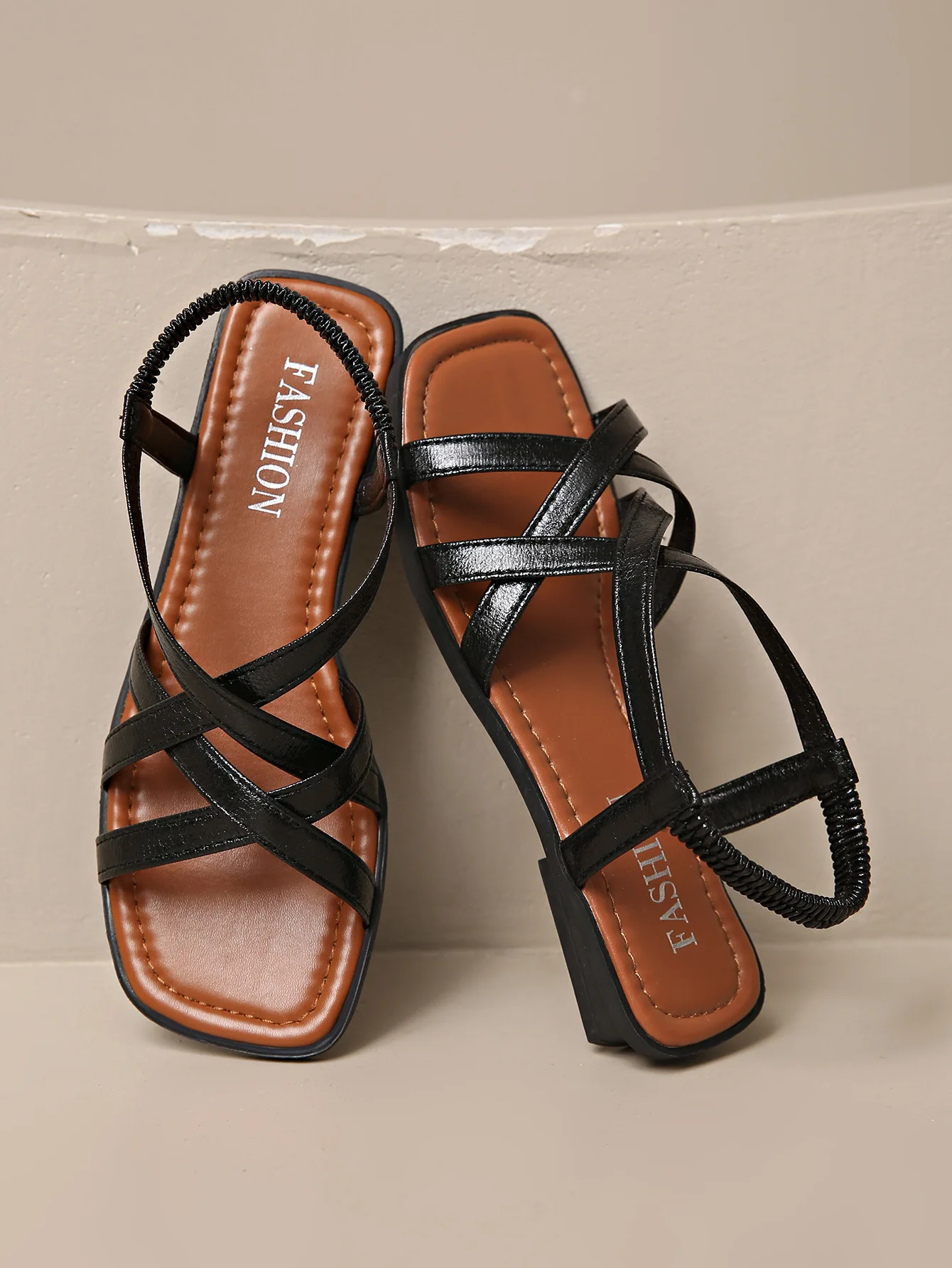 Large Size Fashionable Roman Cross Strap Flat Bottom Sandals Women's Beach Elastic Band Sandals Comfortable Womens Sandals