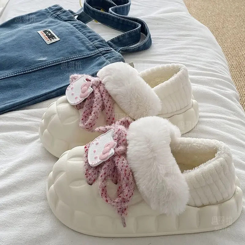 Nuevas zapatillas de algodón de Hello Kitty MINISO para uso diario en casa, zapatos antideslizantes que mantienen el calor, zapatos acolchados de algodón, zapatos originales removibles para el hogar