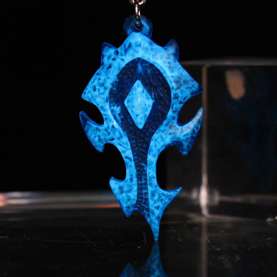 WOW The Horde Keychains glow in the dark Pendant World Of Warcraft DOTA Tribal Key Chain Gifts for Boy Girls Kids Best Friend