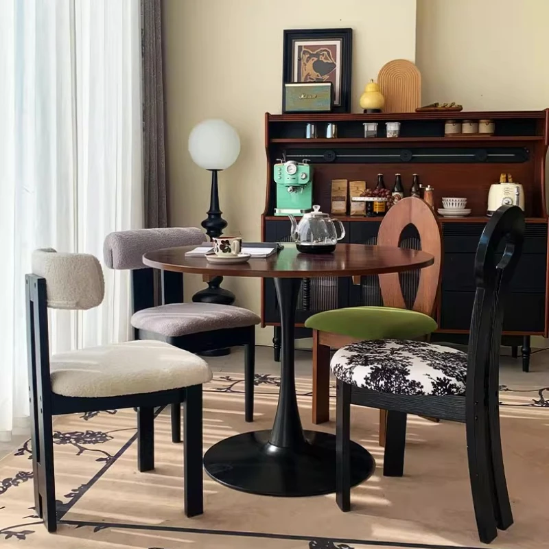 كرسي خشبي بمسند ظهر متين على الطراز الفرنسي القديم لغرفة المعيشة وتناول الطعام الفاخر وكراسي حديثة بسيطة تصميم أثاث دالبا