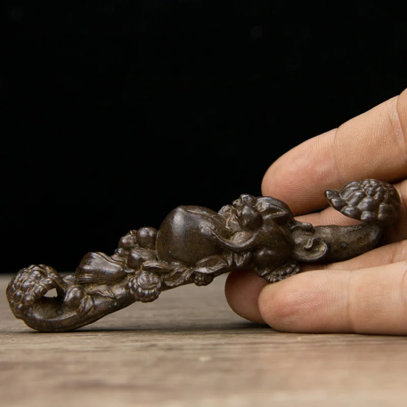 

Antique Collection Antique Copper Color Mini Monkey Offering Longevity and Good Luck Peach Ornament Retro Home Decoration Good L