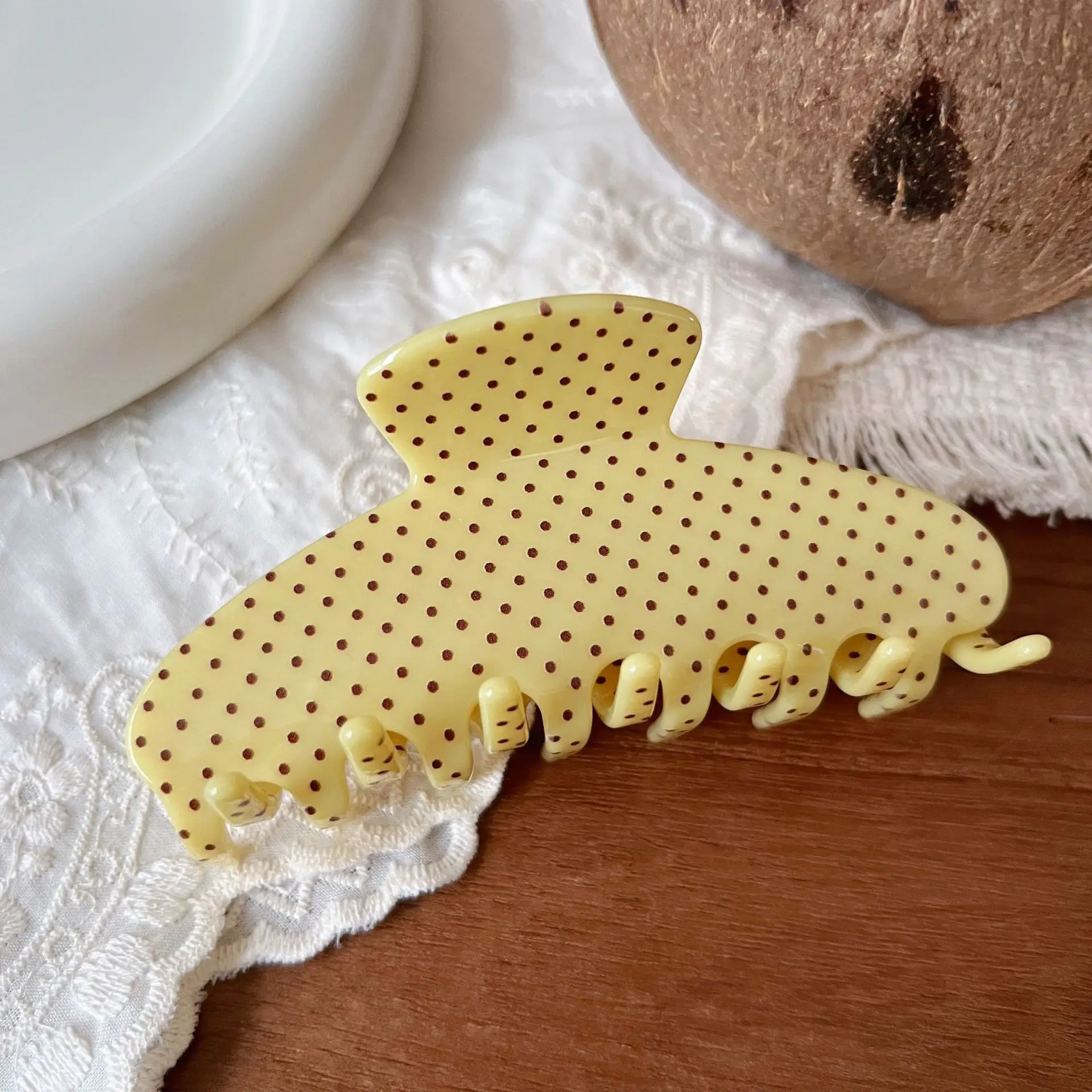 

NEW 10.5CM Large Wave Point Acetate Hair Claw Autumn Winter Claw Clip Valentine's Day Crab Hair Clip for Women Hair Accessories