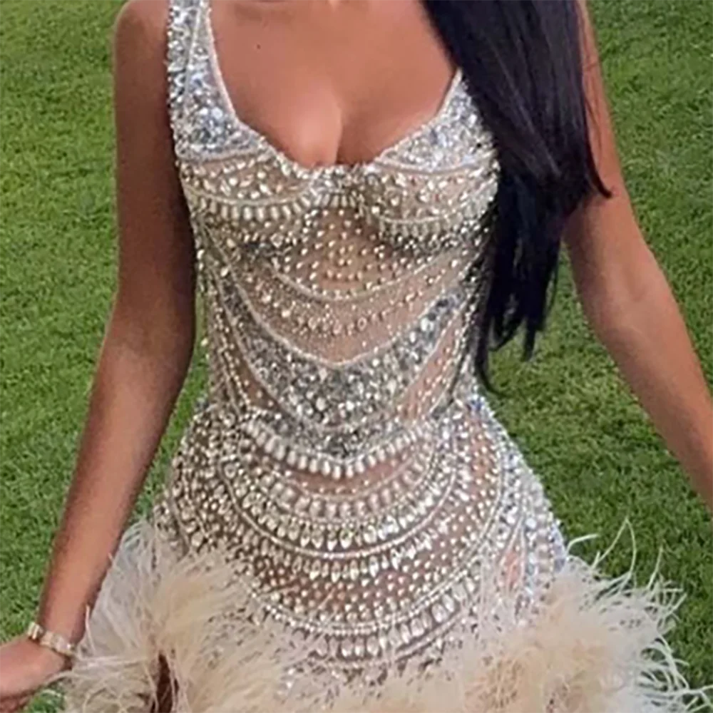 فساتين سهرة رسمية صغيرة أنيقة بياقة سكوب مطرزة بالريش بدون أكمام فساتين حفلات أعياد الميلاد حسب الطلب