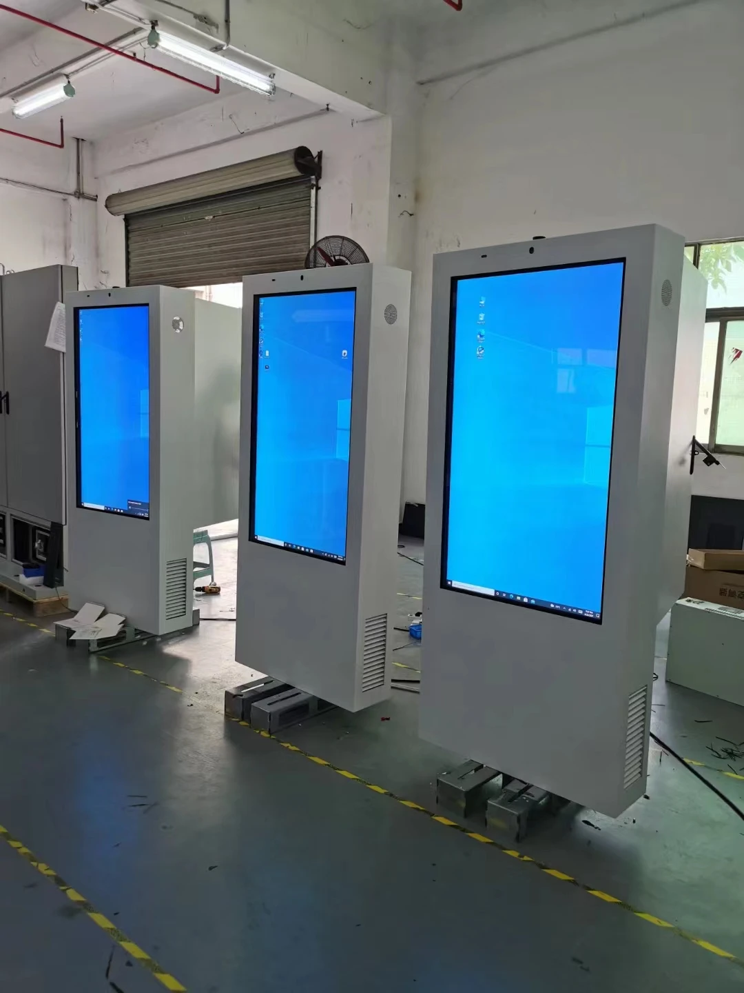 Layar Display Lcd Pemutar Iklan Multimedia Pintar Luar Ruangan 49 55 65 75 Inci