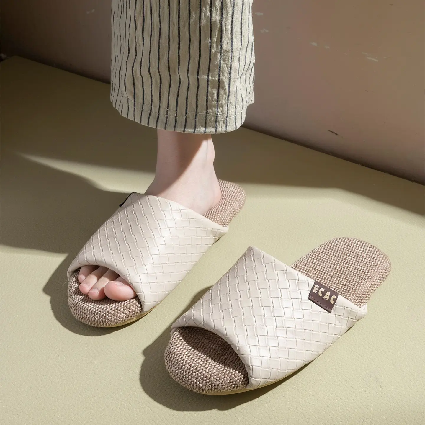 2026 New Spring/summer Linen Slippers Couple Home Slipper Sweat Absorbing and Non Slip Indoor Four Season Cool Slippers