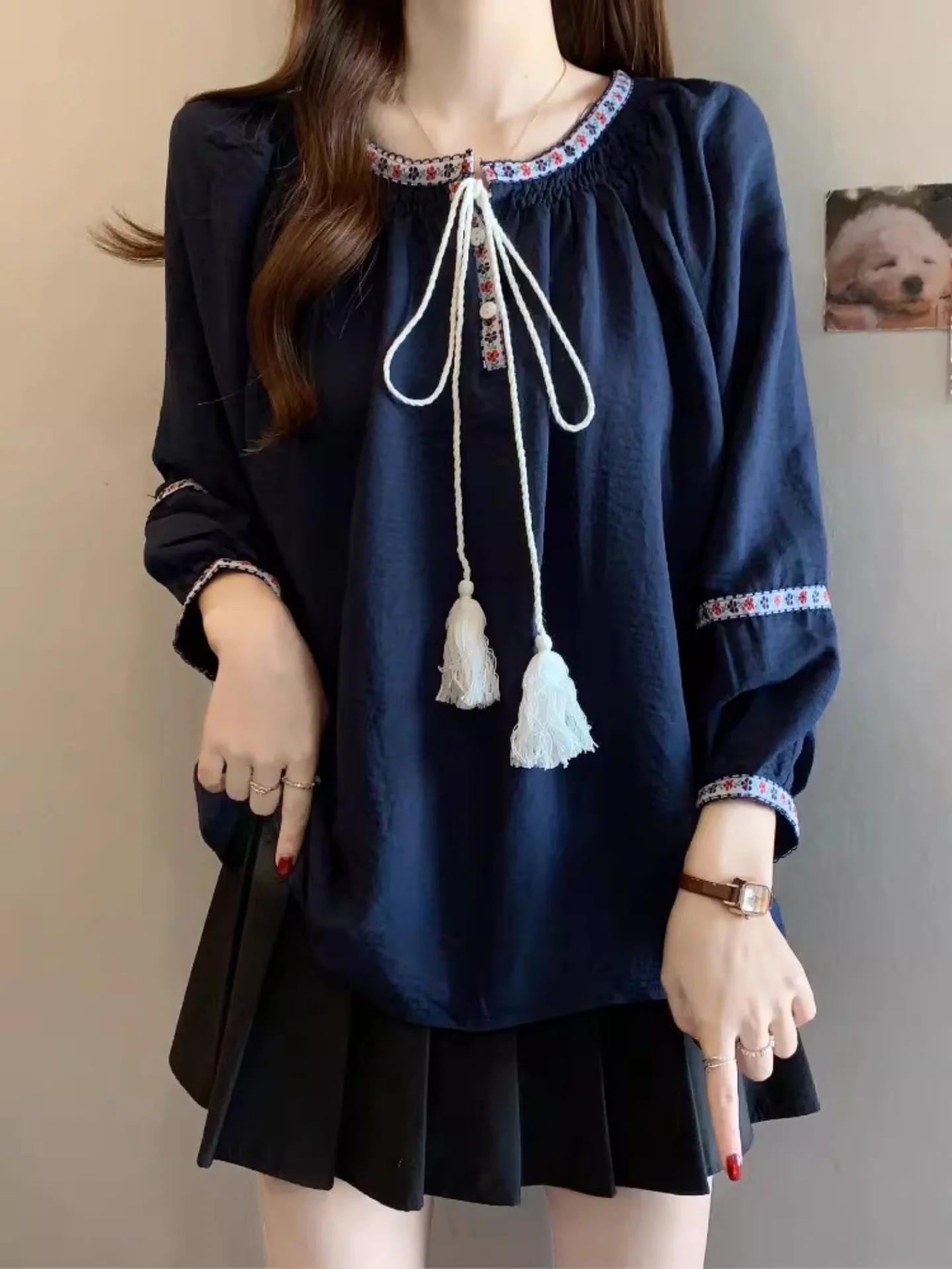 

Женская блузка больших размеров с длинным рукавом, вышивкой, в корейском стиле, свободного кроя, утягивающая, весенняя мода 2026