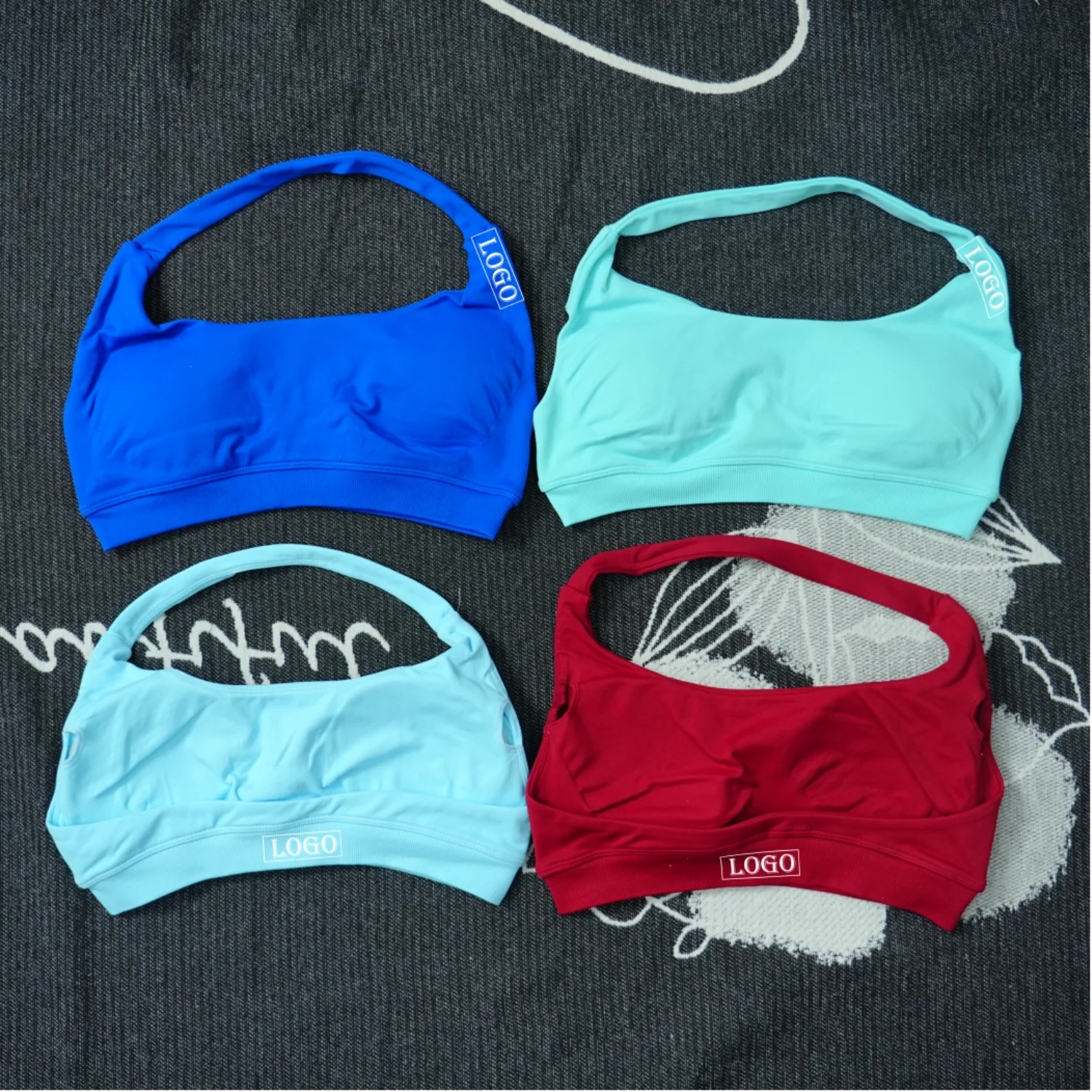 

DF Yoga Impact Спортивный бюстгальтер с логотипом Женский бесшовный бюстгальтер с лямкой на шее Бюстгальтеры с открытой спиной Средняя поддержка Укороченный топ для спортзала Мягкая спортивная одежда