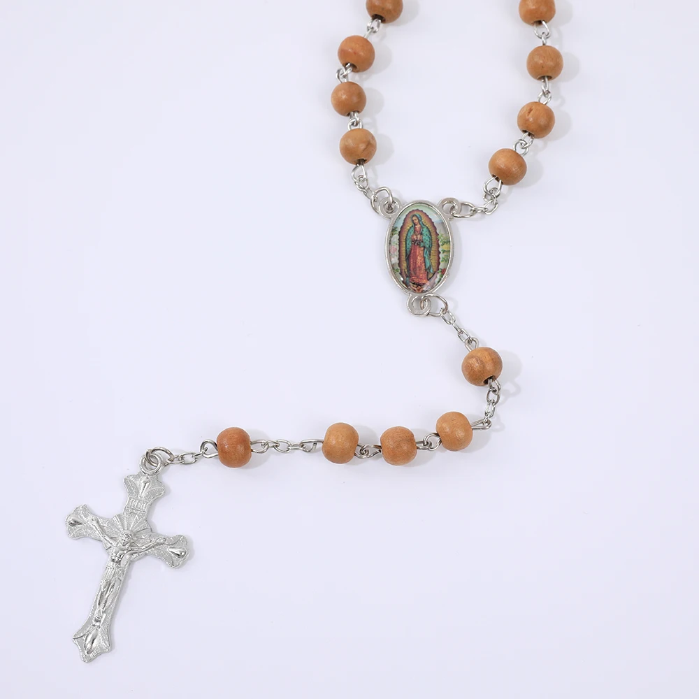 Blaue Rosenkranzkette für Damen und Herren, 6 mm, aus Holz, lange Kette, religiöser Anhänger mit der Jungfrau Maria und einem Kreuz, Herrenschmuck für Partys, Geschenk. – Detail 5