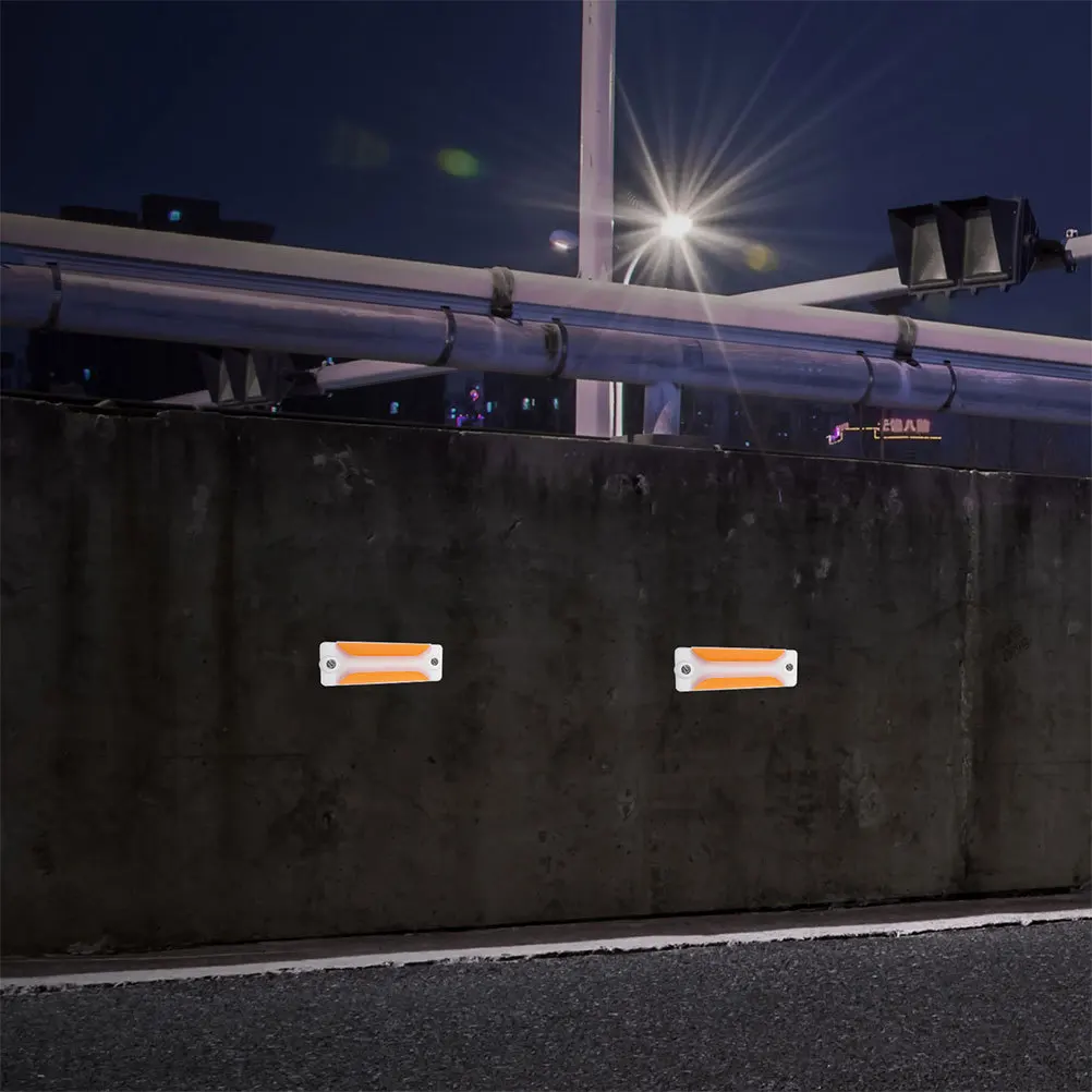 4Pcs Reflective Pavement Markers Roadside Delineators for Driveway Entrance Highway Edge Guidance High Visibility