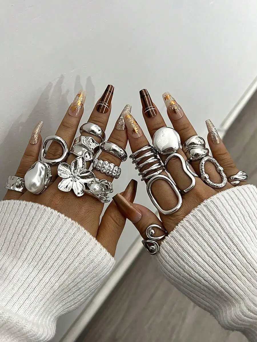 

17pcs Vintage Chunky Asymmetrical Floral Geometric Rings Set For Women Daily Wear Parties