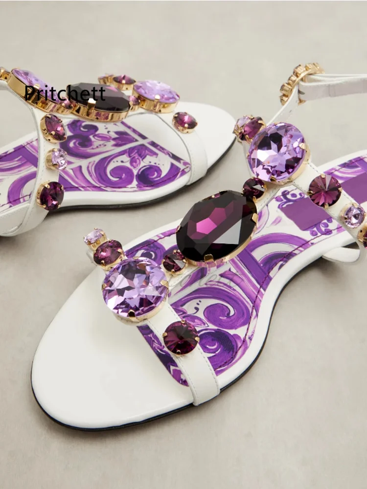 

Женские сандалии с фиолетовым принтом и камнями, в богемном стиле, с открытым носком, на ремешке с пряжкой, со стразами, летние туфли на каблуке 6 см/10 см