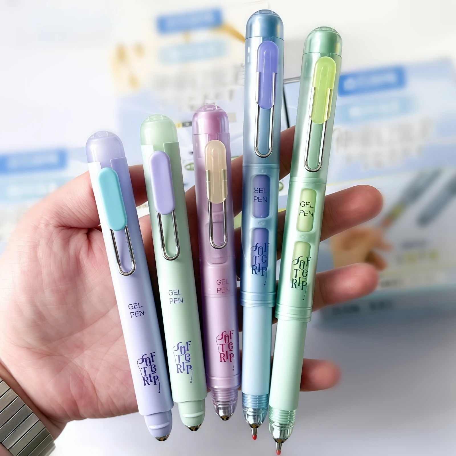 7Pcs High-Quality Retractable Pocket Pens, 0.5mm Fine Point Black Ink, Stylish Gel Pens, Easy to Carry, Comfortable Grip, Smooth Writing Without Smudges, Suitable for Signing, Exams, and Journaling As a Gift