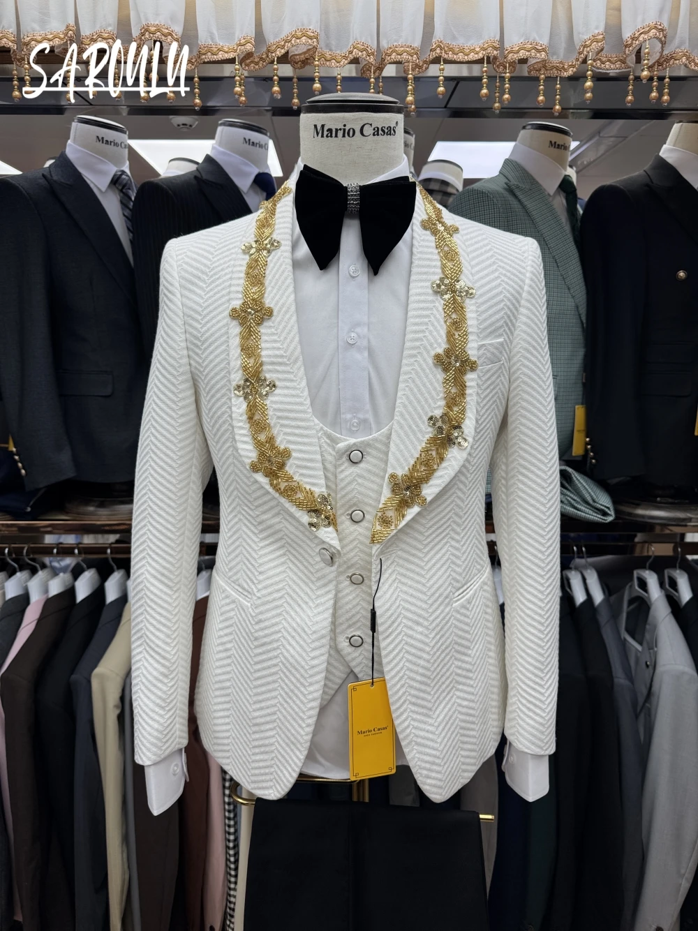 

Patterned Shawl Lapel Beading Men's Suit Elegant Customized Stylish Groom Wear White Jacket Vest Pants 3-pieces Set In Stock