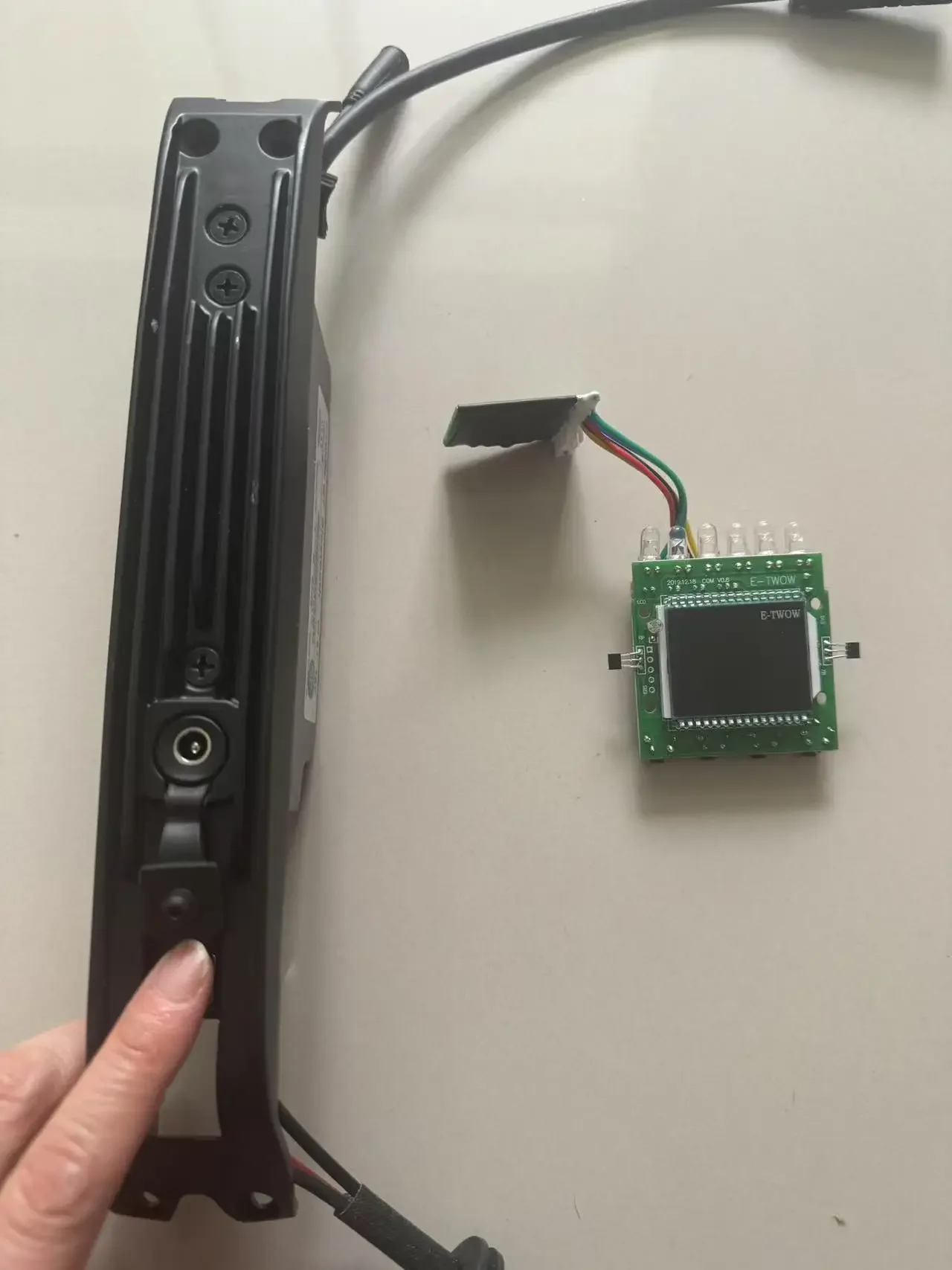 With Bluetooth Cont…