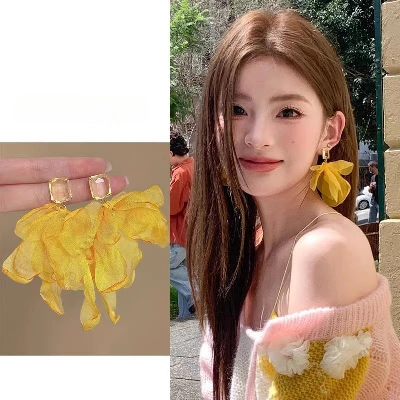 

Silver-Needle Fabric Flower Drop Earrings Beach Vacation-Inspired Earrings Forest-Style Fresh and Sweet Earrings