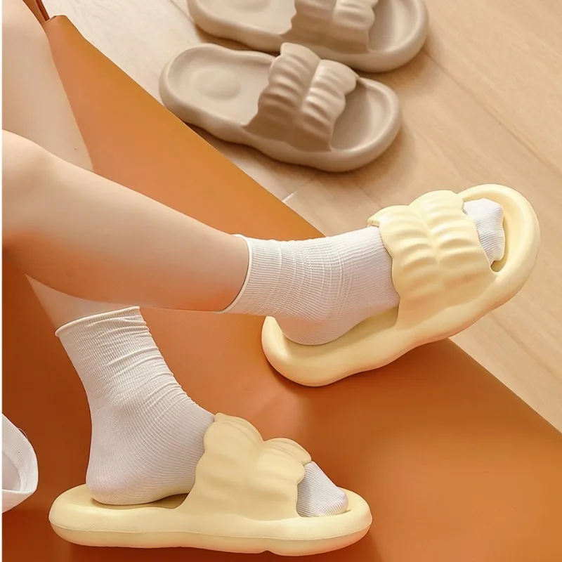 2026 new Summer Comfortable Soft Bottom Women's Slippers Bathroom Non-slip Couple Summer Sandals Light Home Shoes for Man