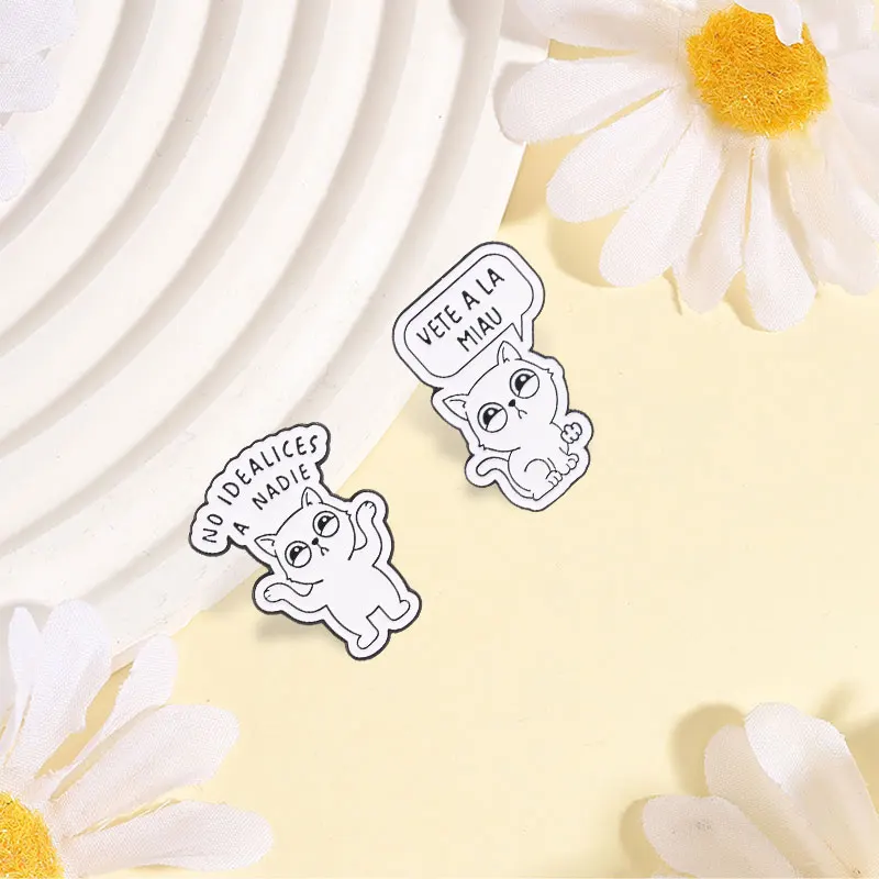 No Idealices A Nadie Vete A La Miau Spanish Cat Badge Enamel Pins Cute Cat & Humor Spanish Brooch Bag Lapel Badge Jewelry Gifts