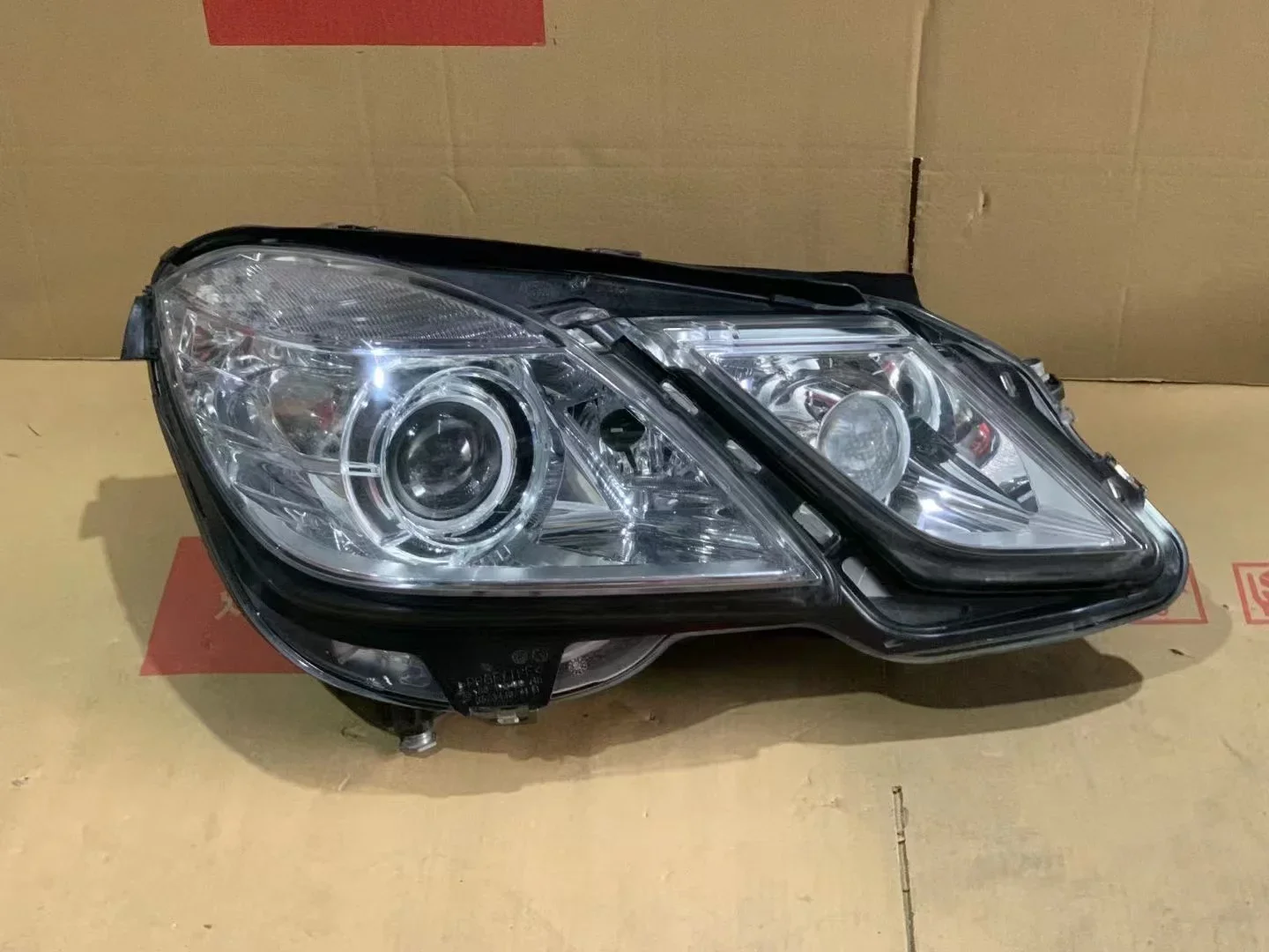 for Mercedes Benz  All series E200L E260L E300L E350 Headlight Assembly Car Accessories