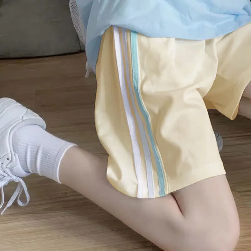 

Женские шорты Y2K Hot Girl Millennium с низкой талией и цепочкой на металлических пуговицах, тонкая клубная ночная уличная одежда, вечерние дерзкие модные сексуальные джинсовые шорты