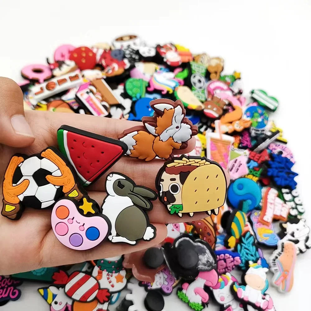 30/50/100 Stück, gemischte Auswahl, lustige PVC-Schuh-Charms, Cartoon-Accessoires, Dekorationen, Geschenke für Männer und Kinder, Armbänder, Unisex-Geschenk – Detail 1