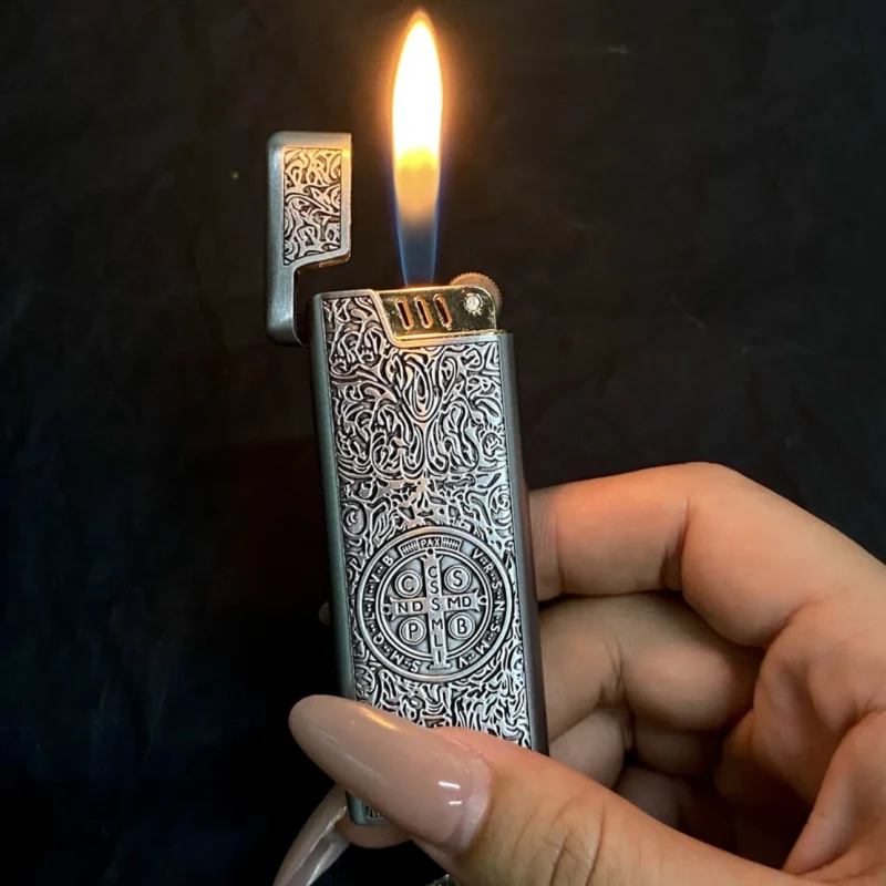 New Retro Finely Carved Inflatable Lighter Portable Metal Ultra-thin Grinding Wheel Open Flame Lighter Men's Smoking Gift