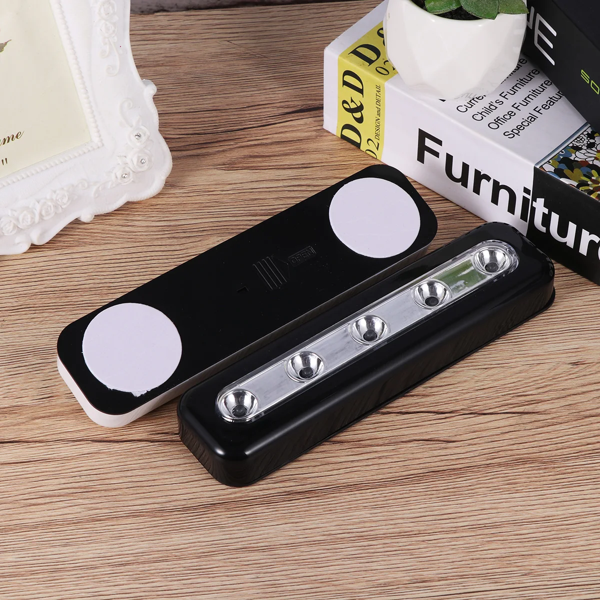 

2pcs 5Led Touch Lamp Cabinet Light Wall Night Light Led For Kitchen Shelf Closet Workshop White Black Shell