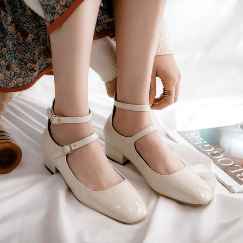 

2025 Large Size Korean and Japanese Spring Style New Sweet Cute Round Toe Shallow Mouth Big and Small Size 45