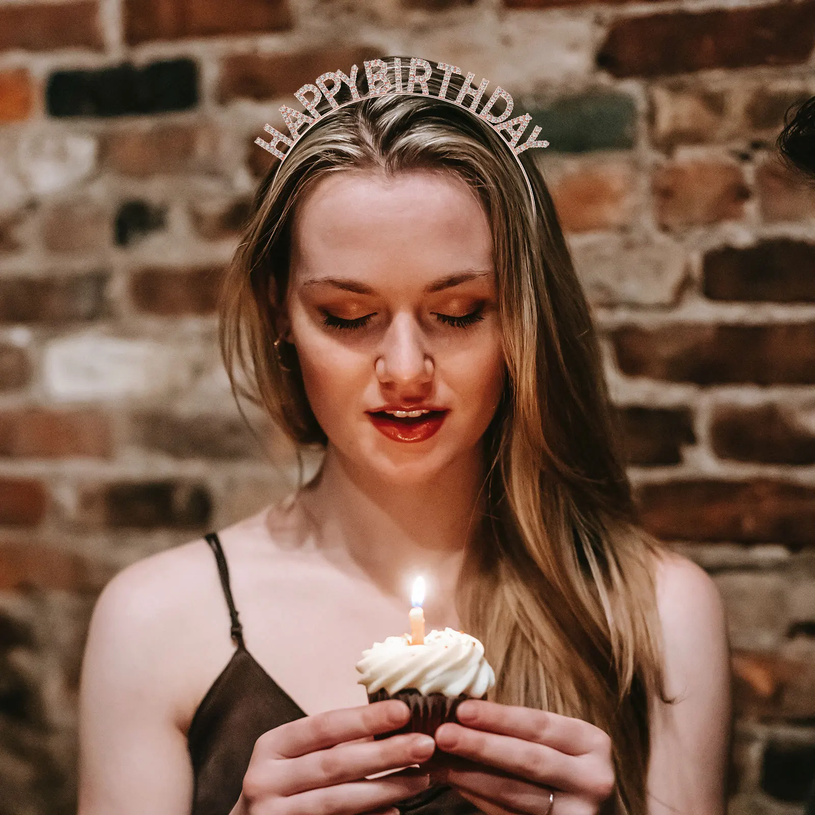 

Повязка на голову на день рождения, блестящая повязка для волос из сплава со стразами для женщин и девочек, праздничный декор для волос, нежный головной убор