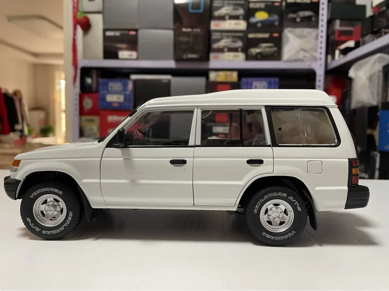 1/18 New Arrival Special Price Diecast Metal Japanese Classic V31 V33 Car Model Furniture Display Collection Toys For Children