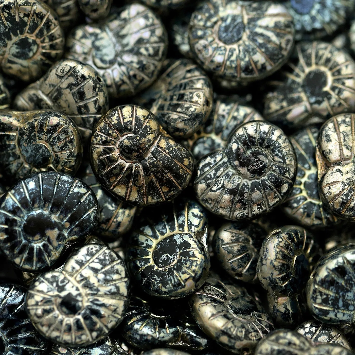 

10pcs 17*13mm (Multiple colors) Hand beadeds DIY jewelry necklace earrings bracelet accessories