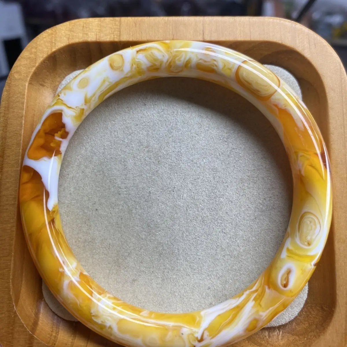 

Russian white waist flower dense bracelet round bar fashionable versatile bracelet