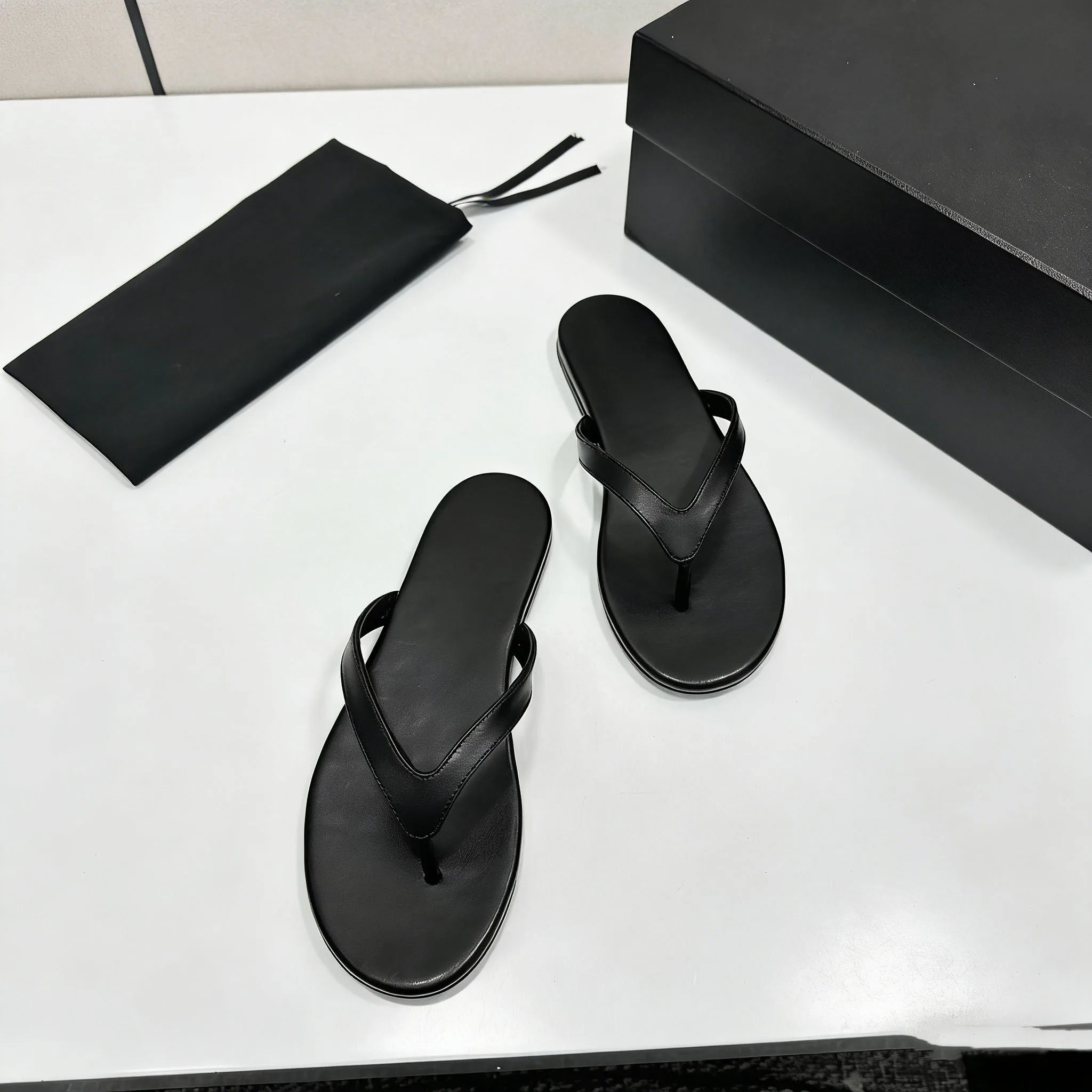 

High-Quality Casual Fashion Ladies Comfortable Slippers Quality Leisure Stylish Women's Soft Slip-On Shoes 26022212-3