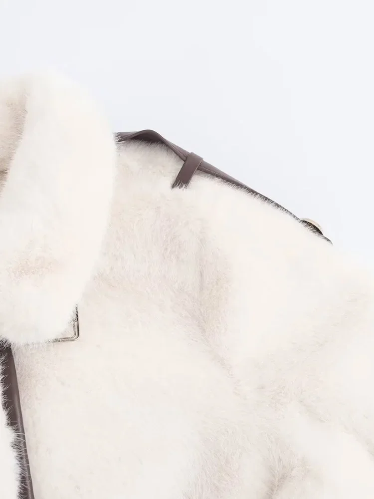 Pop 2024 Nuova giacca da cintura con colletto alla coreana per moto in pelliccia e pelle con temperamento alla moda da donna europea e americana