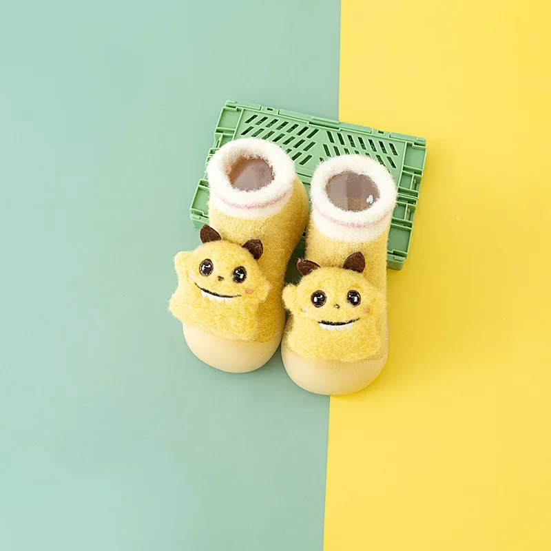 Boneca dos desenhos animados Soft Sole Shoes para crianças, Confortável e Respirável, Sapatos de chão espessado para bebê, Outono e inverno
